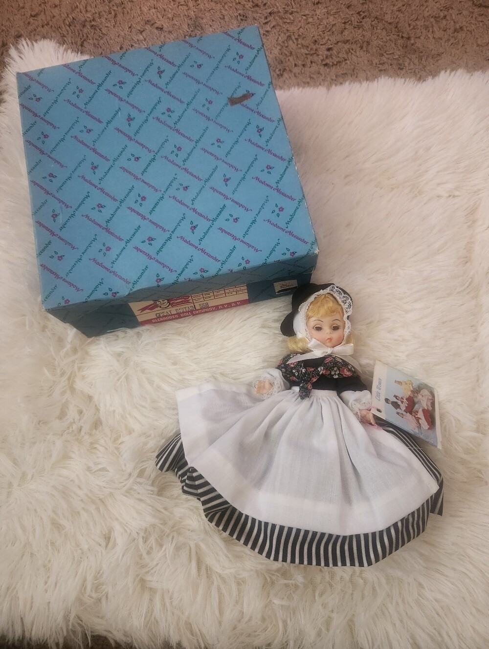 Madame Alexander Vintage Great Britain Doll Comes With Box Multi Color